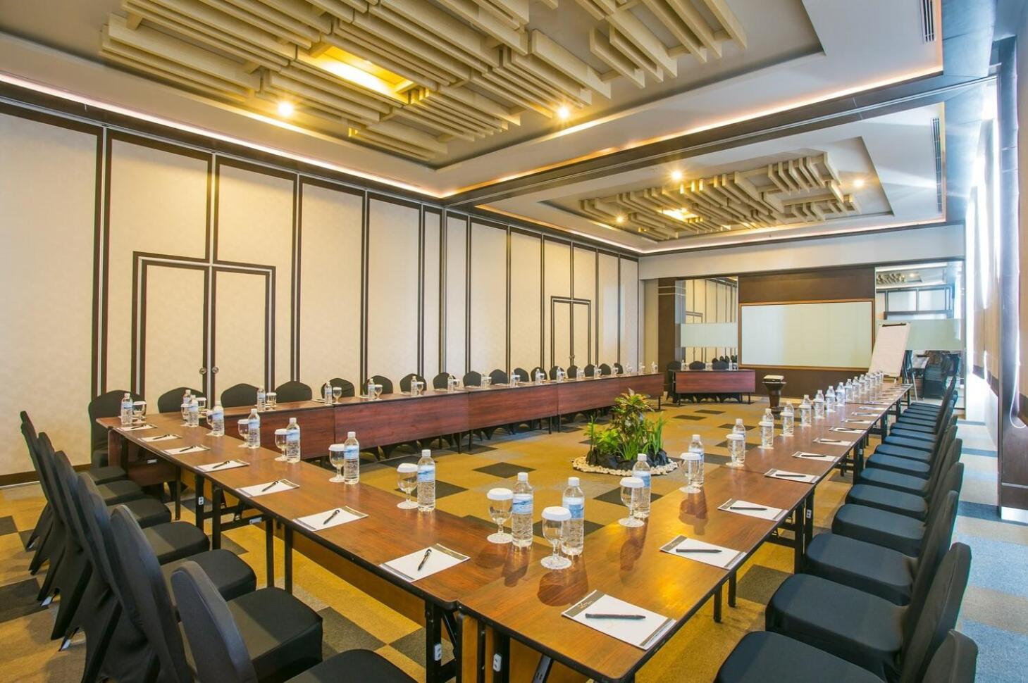 The Lerina Hotel Nusa Dua Экстерьер фото